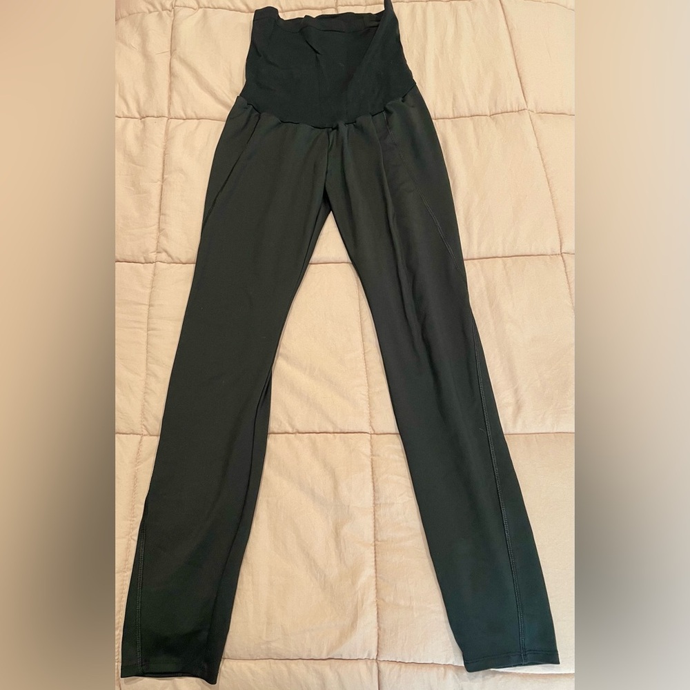Full length, motherhood, maternity, black leggings
